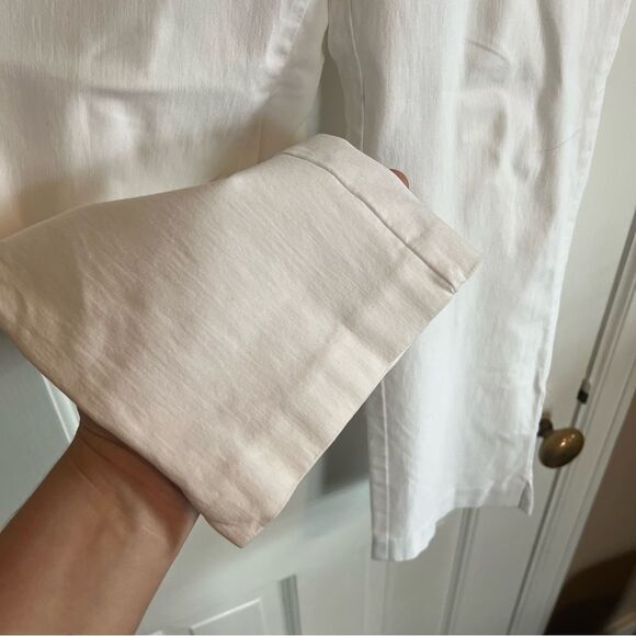 Christopher & Banks Signature Slimming White Capris - Picture 5 of 7